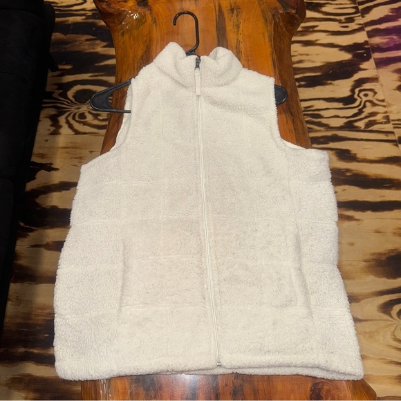 Cg*l*cg Soft Cream White Fleece Sherpa Vest - Picture 1 of 3